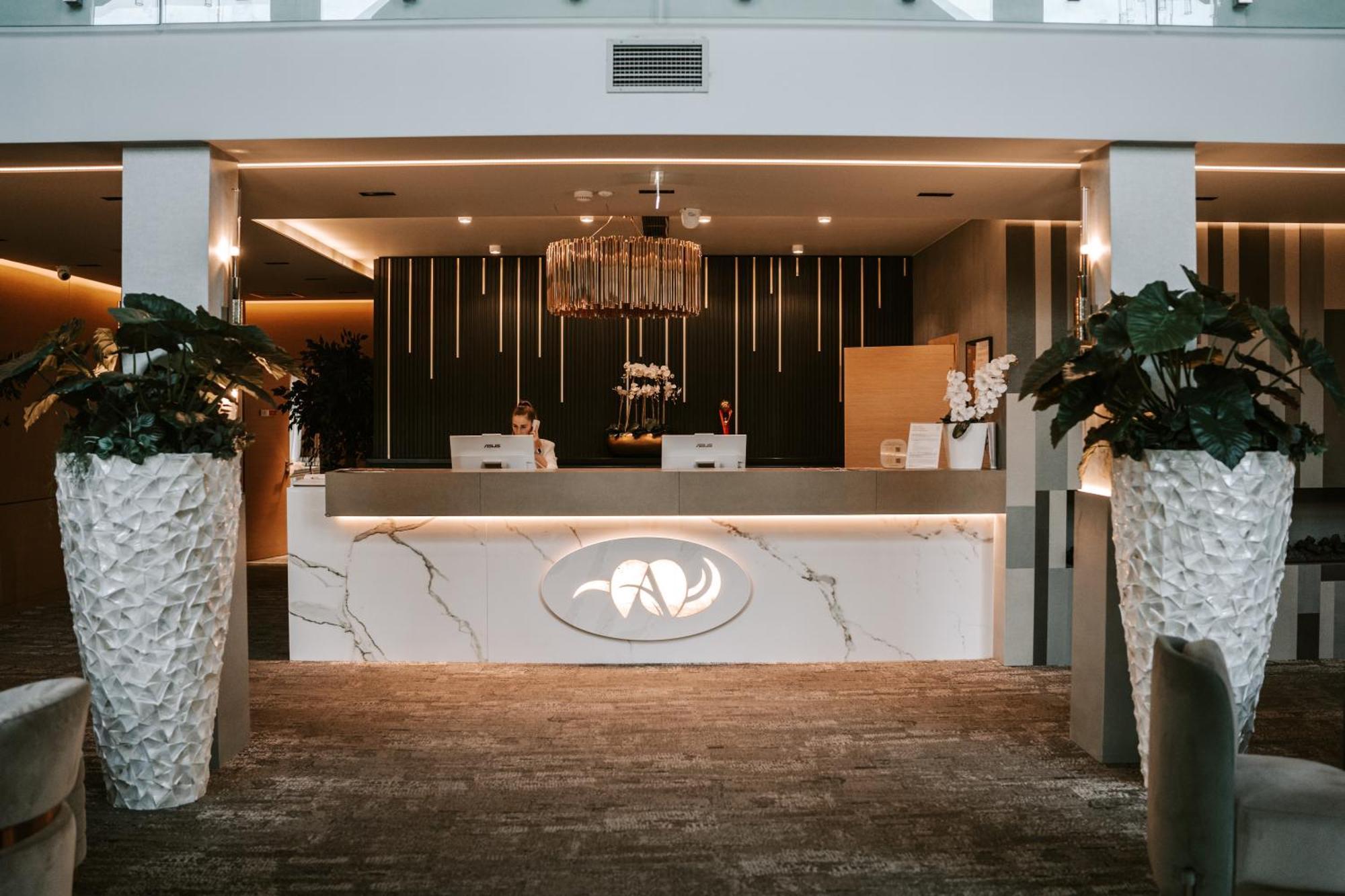Avalon Resort & Spa Мішкольц Екстер'єр фото